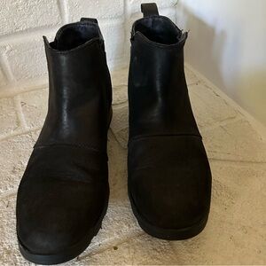 Sorel Women's Sleek Black Ankle Booties